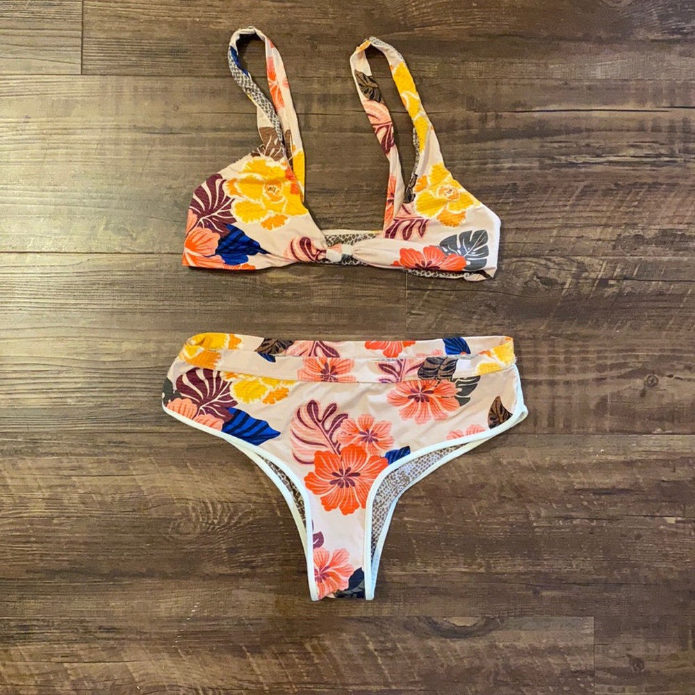 ACACIA SWIMWEAR Sumatra Bottom & Spain Top in Retro Paradise - size L